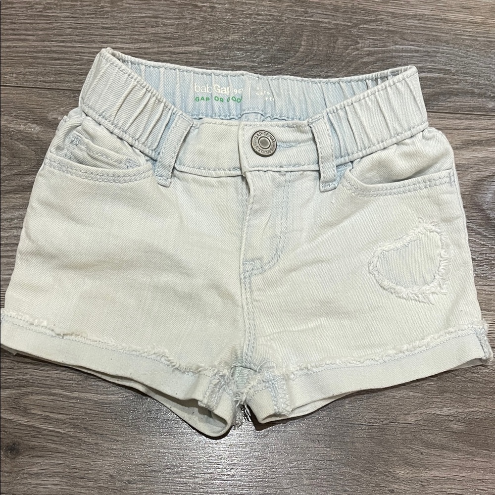 $5 w/ $20 min spend- GAP toddler girls size 3T light wash distressed denim short